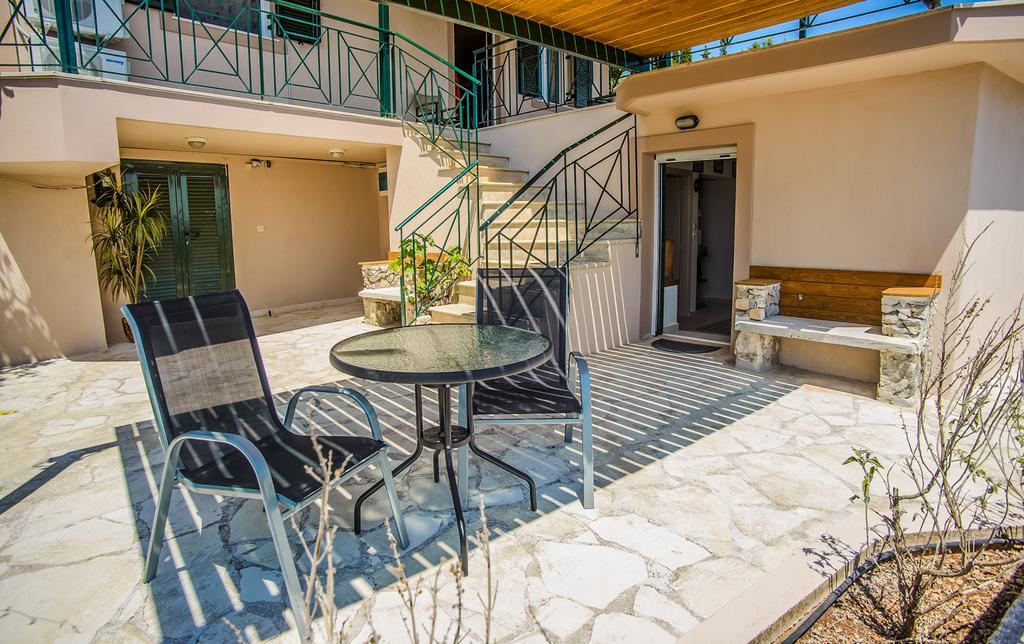Villa Jlo à Dhavgáta Extérieur photo